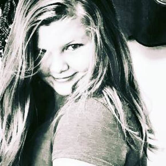 Meet your Posher, Amanda - Picture 1 of 1